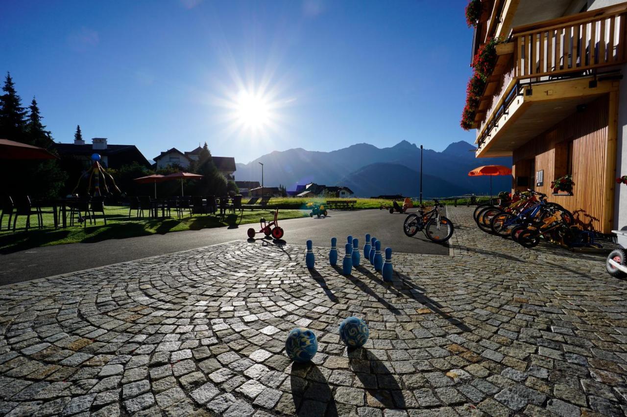 Apart-Hotel Dreisonnenhof Fiss Exterior foto