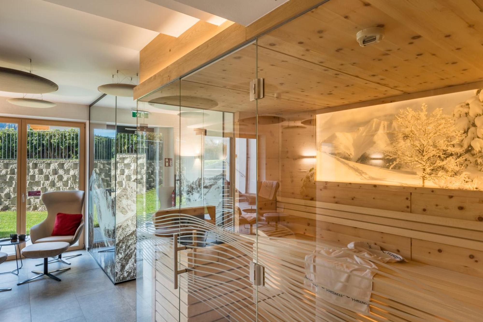 Apart-Hotel Dreisonnenhof Fiss Exterior foto